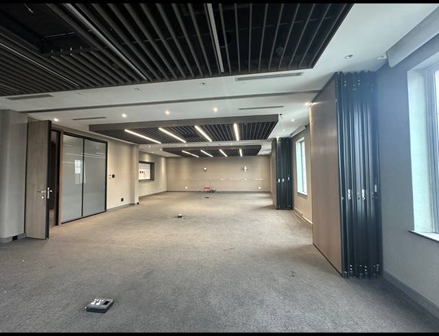 1,097M² OFFICE TO LET IN SANDTON CENTRAL